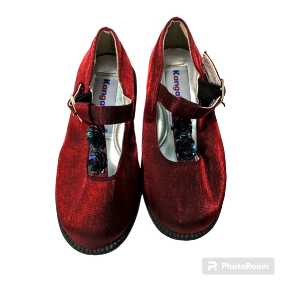 Girls Toddler Dress Shoes. Closed Toe. Size 6. Red. - Picture 3 of 8